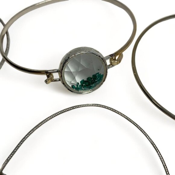 Lot of 8 Assorted Silver Tone Charm Bracelets Expandable - Picture 10 of 11